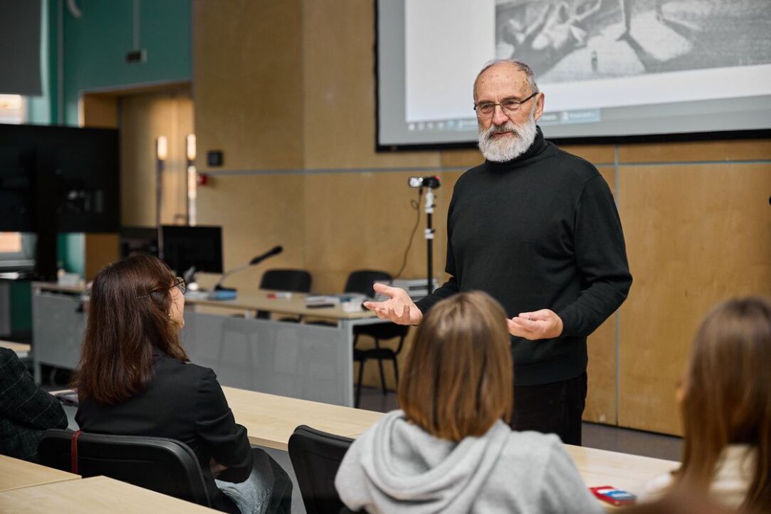 Иллюстрация к новости: «Только историк может установить истинную ценность известных письменных памятников»